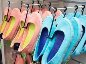 Uusi kenkäkauppa Porissa ja kesän Crocs-suosikit