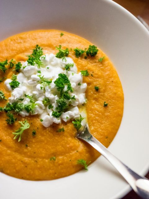 Aurinkoinen sosekeitto kaapin jämäpaloista